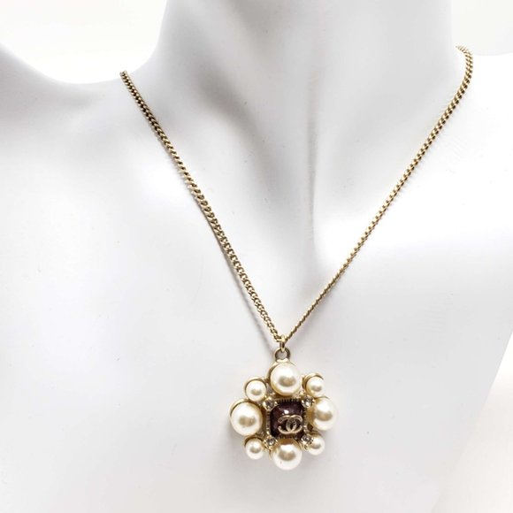 100% Authentic Chanel Necklace with Pearl & Stone - Picture 3 of 11
